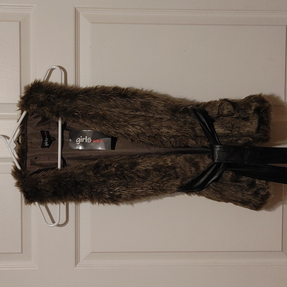 😎 Girls Faux Fur Vest